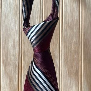 Kilburne and Finch - Maroon and Cream Tie